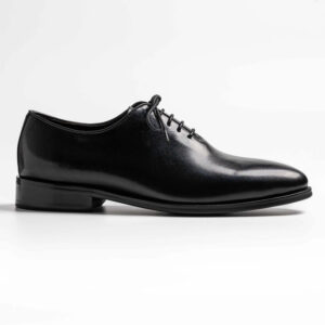 Quvadi Collyer in Black
